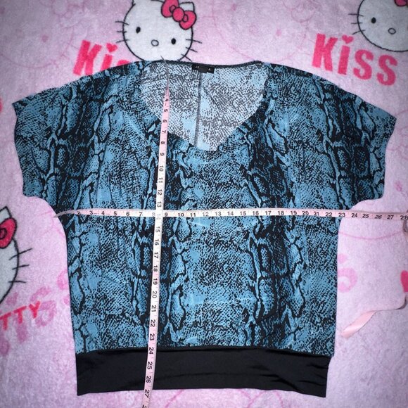 y2k trashy snake print top - Picture 3 of 4